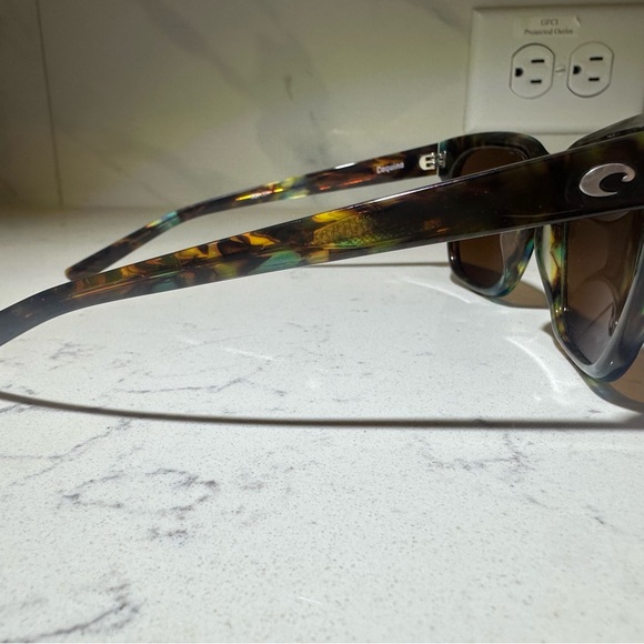 Costa Sunglasses with Brown and Tortoise Frame - Picture 4 of 11
